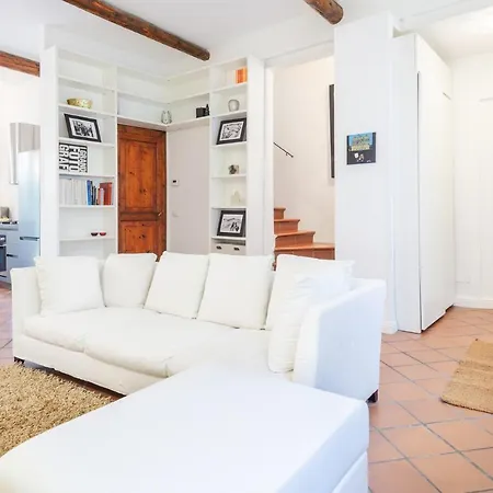 Guesthost - L'angolo Segreto Nel Pieno Centro Di Appartement Ferrara