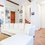 Guesthost - L'angolo Segreto Nel Pieno Centro Di شقة فيرّارا