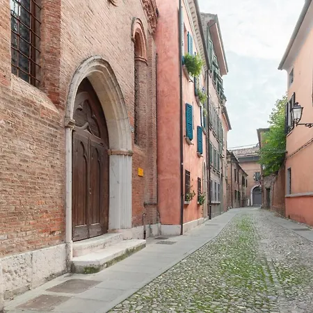 Guesthost - L'angolo Segreto Nel Pieno Centro Di شقة *
