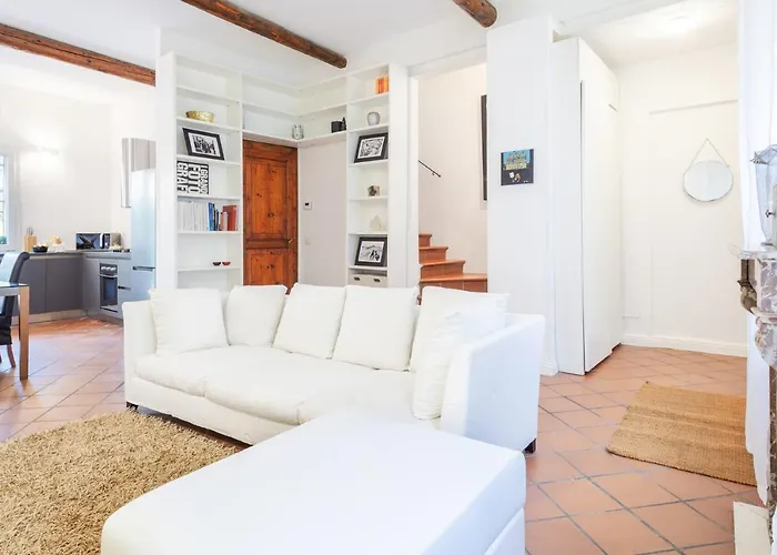 Guesthost - L'angolo Segreto Nel Pieno Centro Di Apartament Ferrara